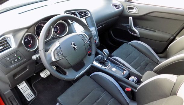 ds4_cb_interior2