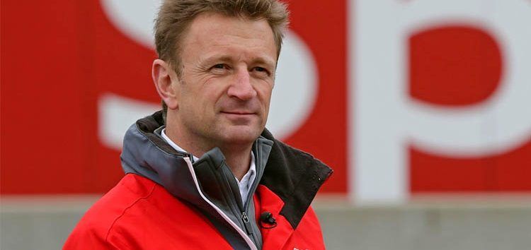 Mcnish: «Los comisarios presionaron a la FIA para dar más libertad en las carreras»