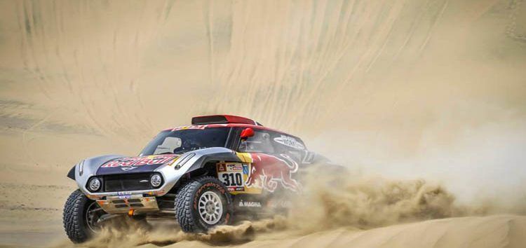 Mini sufre una debacle en la segunda etapa del Dakar y pierde a tres efectivos