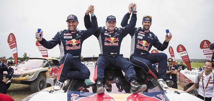 FOTOS: La fiesta de Peugeot tras la victoria de Carlos Sainz en el Dakar 2018