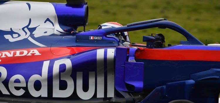 La anécdota del día: Pierre Gasly se rasga el mono con el aletín del ‘halo’