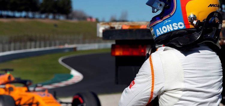 Éric Boullier: «Los problemas son pequeños y esperamos ser competitivos en Australia, estar en mitad de tabla»