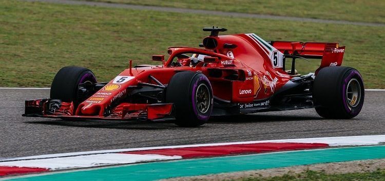 Ferrari vuela en Shanghái y Vettel repite pole por solo 87 milésimas, Sainz es 9º y Alonso 13º
