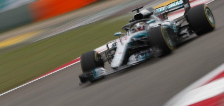 Lewis Hamilton, resignado tras su cuarta posición: «Los Ferrari son cada vez más fuertes y difíciles de ganar»