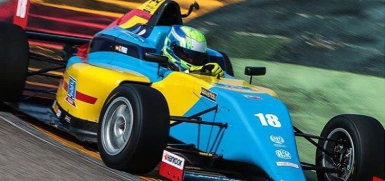 Un Guillem Pujeu imbatible gana la segunda carrera de la F4 española en Motorland