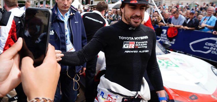FOTOS Y VÍDEO: ¡Fernando Alonso y Toyota ya están en Le Mans!