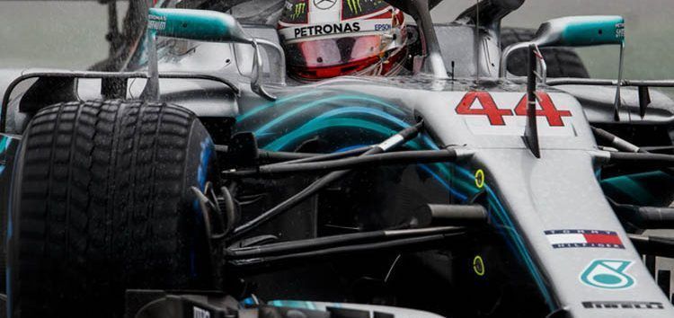 Lewis Hamilton consigue la Pole bajo el diluvio de Hungría; Carlos Sainz brilla en 5ª posición