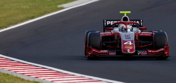 Nyck de Vries se impone a Lando Norris en un intenso duelo en condiciones cambiantes
