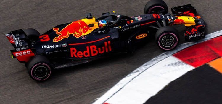 Daniel Ricciardo: «Mi carrera se arruinó en la primera vuelta, rompí el alerón delantero»