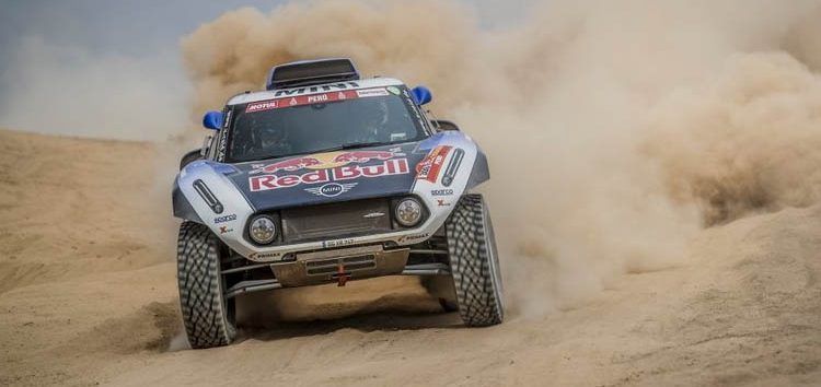 Carlos Sainz retoma la marcha en la Etapa 3 tras romper la suspensión: tres horas perdidas