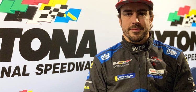 Fernando Alonso ya luce sus nuevos colores para las 24 horas de Daytona