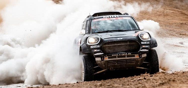 Roma demuestra el compañerismo del Dakar: «Peterhansel estaba atascado hasta las cejas y hemos parado a ayudarle»