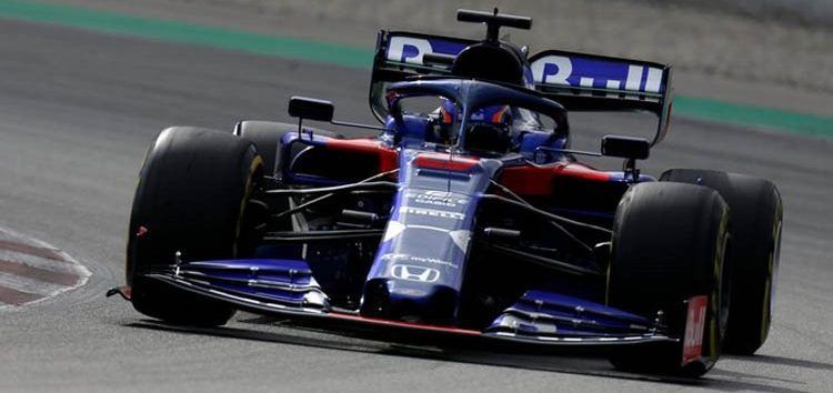Albon, sorprendido por la velocidad de los F1 en su primer día de test
