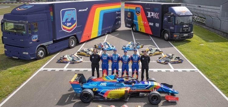 El equipo de Fernando Alonso en la Fórmula Renault: sin fondos para competir