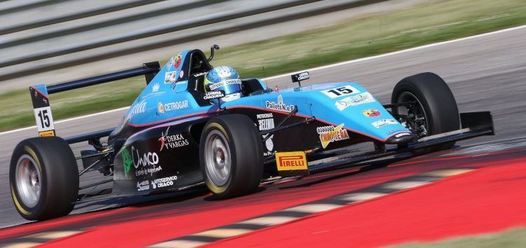 Giorgio Carrara sella un ‘hat-trick’ tras ganar la carrera 3 de F4 Spain en Paul Ricard. Meyer, 2º.