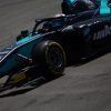 Nicholas Latifi impone su ley en Bakú y se lleva la victoria en la carrera corta de F2