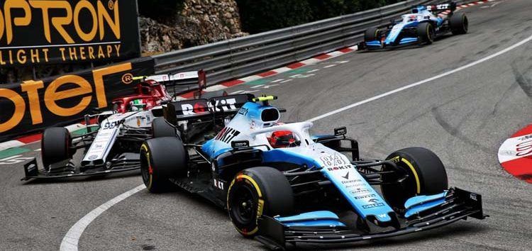 Robert Kubica, enfadado, se queja de favoritismos de Williams hacia George Russell