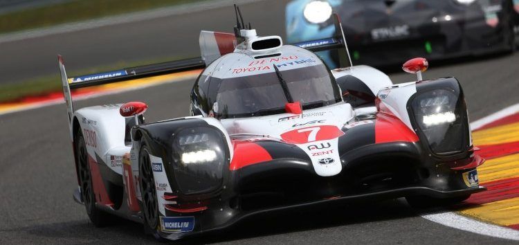 Mike Conway le da la pole al Toyota #7, que comanda un nuevo doblete con el #8 de Alonso 2º