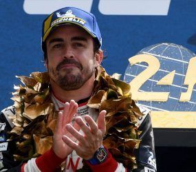Alonso está estudiando disputar las 24 horas de Le Mans 2027 con Aston Martin