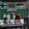 Lewis Hamilton gana en casa con un Gran Premio de Gran Bretaña lleno de espectáculo; Sainz es 6º