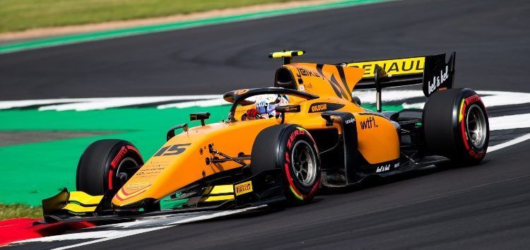 Jack Aikten se anota la victoria en la carrera sprint de la Fórmula 2 en Silverstone