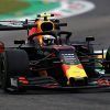 Alexander Albon explica el porqué ha usado un casco blanco en los libres de Italia