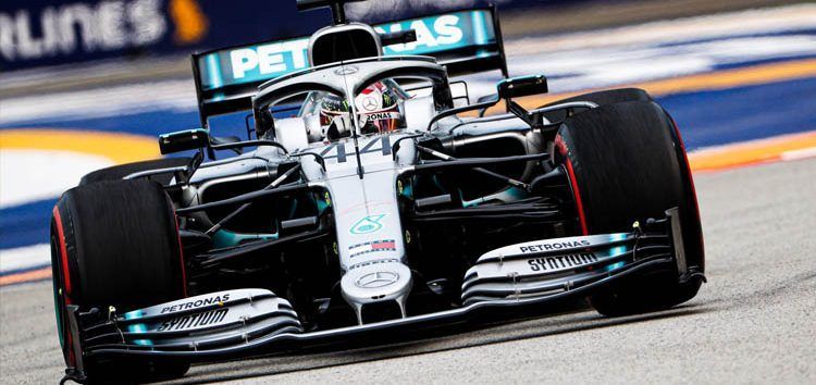 Dominio y accidente de Mercedes en los primeros entrenamientos de Singapur