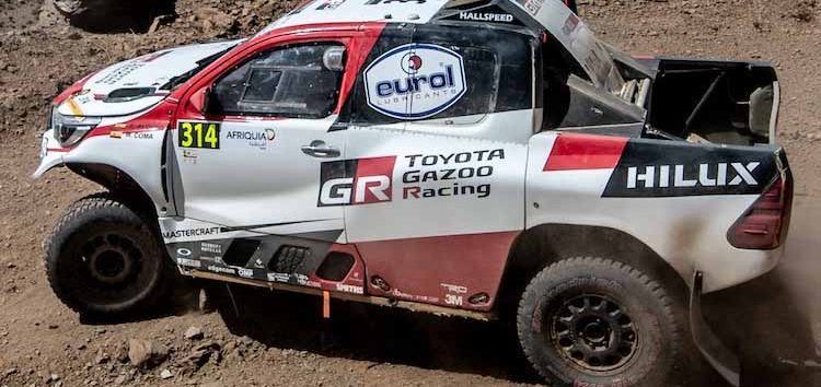 Fernando Alonso sufre un accidente y abandona en el Rally de Marruecos