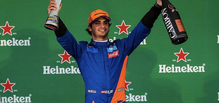 Damon Hill se rinde ante el pilotaje de Carlos Sainz en su remontada de Brasil