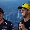Daniel Ricciardo sonreiría más si ganara carreras, cree Max Verstappen