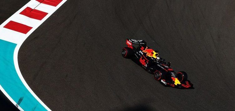 Max Verstappen lidera los últimos Libres del año; Sainz 9º