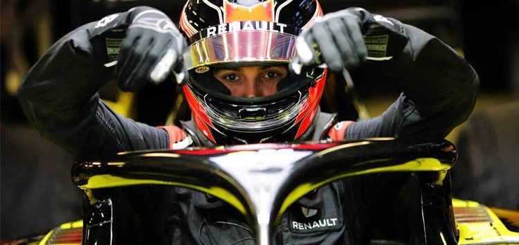 Renault muestra cómo Esteban Ocon se hace el asiento en su RS20