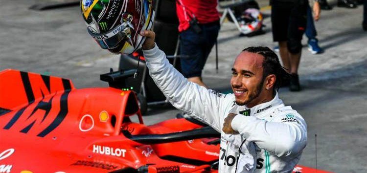 Hamilton no fichará por Ferrari, están centrados en Leclerc, asegura Domenicali