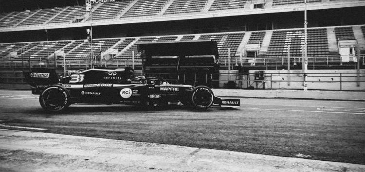 Renault pone en pista el nuevo RS20 durante un filming day en Montmeló