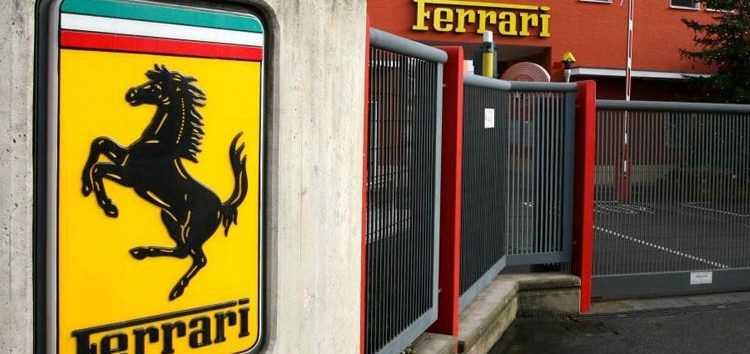Duro golpe para Ferrari: dimite con efecto inmediato su director ejecutivo