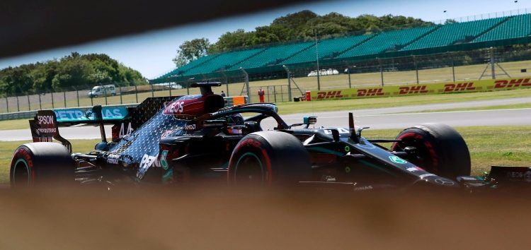 Hamilton lidera unos libres 2 enfocados en los neumáticos con rotura de motor para Vettel