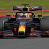 Verstappen gana la carrera en un caos estratégico en Silverstone; Sainz termina fuera de puntos