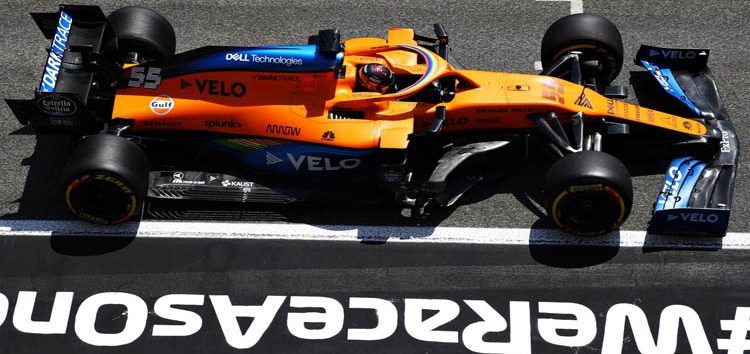 Un objeto extraño podría haber destrozado el motor de Sainz en Bélgica