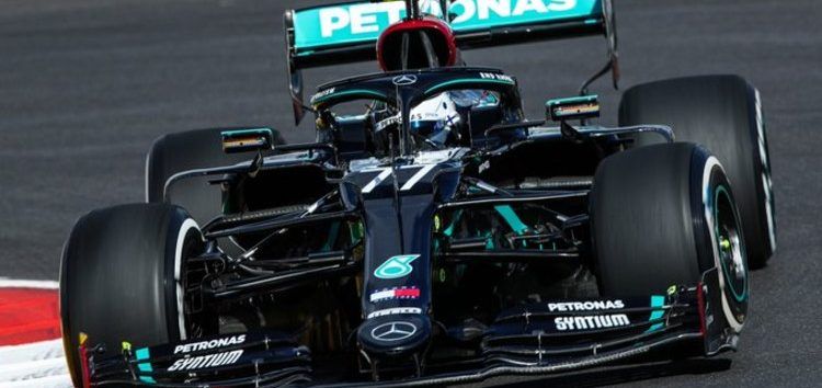 Mercedes lidera los Libres 1 en Portimao, donde ya tienen opciones de ser campeones de constructores