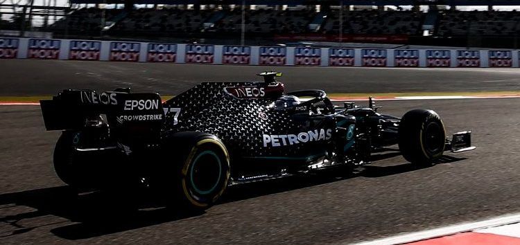 Valtteri Bottas lidera los únicos libres del GP de Eifel; Sainz ha sido 13º