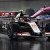Haas F1 aprovecha el caos de la lluvia para avanzar algo en la clasificación