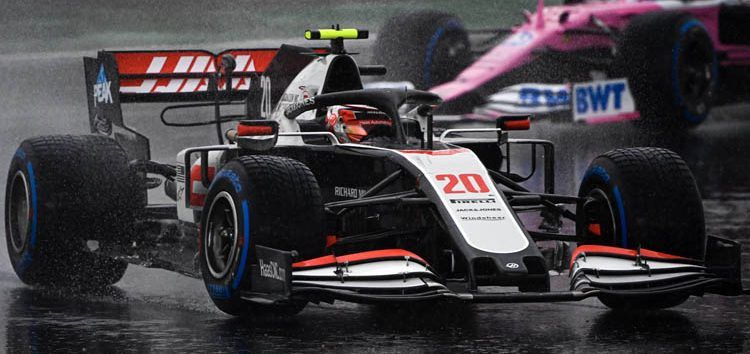 Haas F1 aprovecha el caos de la lluvia para avanzar algo en la clasificación