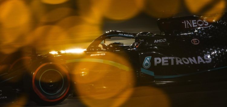Lewis Hamilton, tras ganar en Bahréin: «Físicamente ha sido una carrera muy dura»