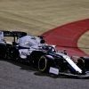 Jack Aitken sufre a manos del Williams en su debut en Fórmula 1. Nicholas Latifi se retira
