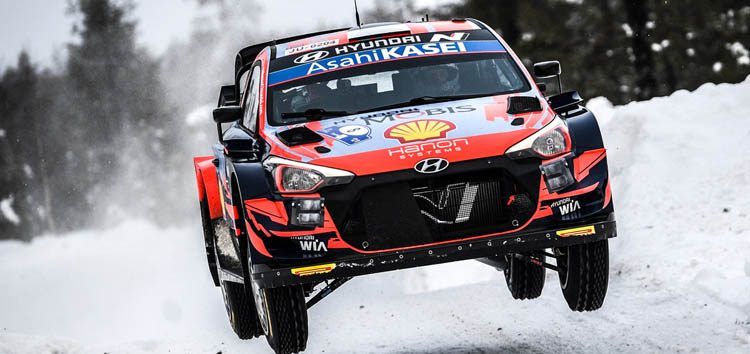 Arctic Rally 2021: Ogier se queda atrapado en la nieve y Tänak se acerca al triunfo
