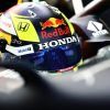 En imágenes, la primera toma de contacto en pista de Sergio Pérez con el RB16B