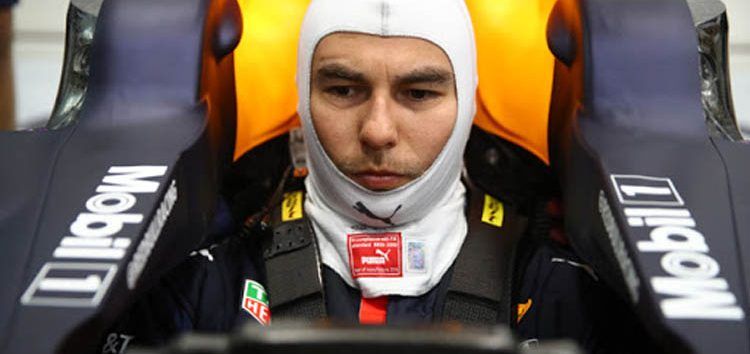 La primera imagen de Sergio Pérez pilotando el Red Bull RB16B