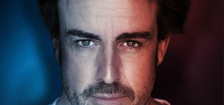 ¡Así luce Fernando Alonso los colores de Alpine y su nuevo casco!