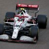 Buen viernes para Alfa Romeo en Bakú: entra con solidez en el top-10
