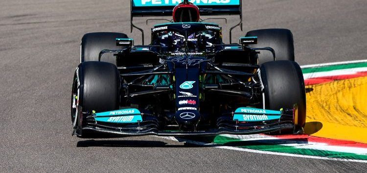 Lewis Hamilton, tras su primera pole del año: «No esperaba estar delante de Red Bull»